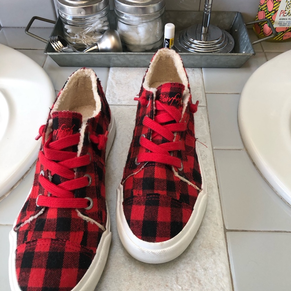 Blowfish Malibu buffalo red and back plaid. Size 8.5.